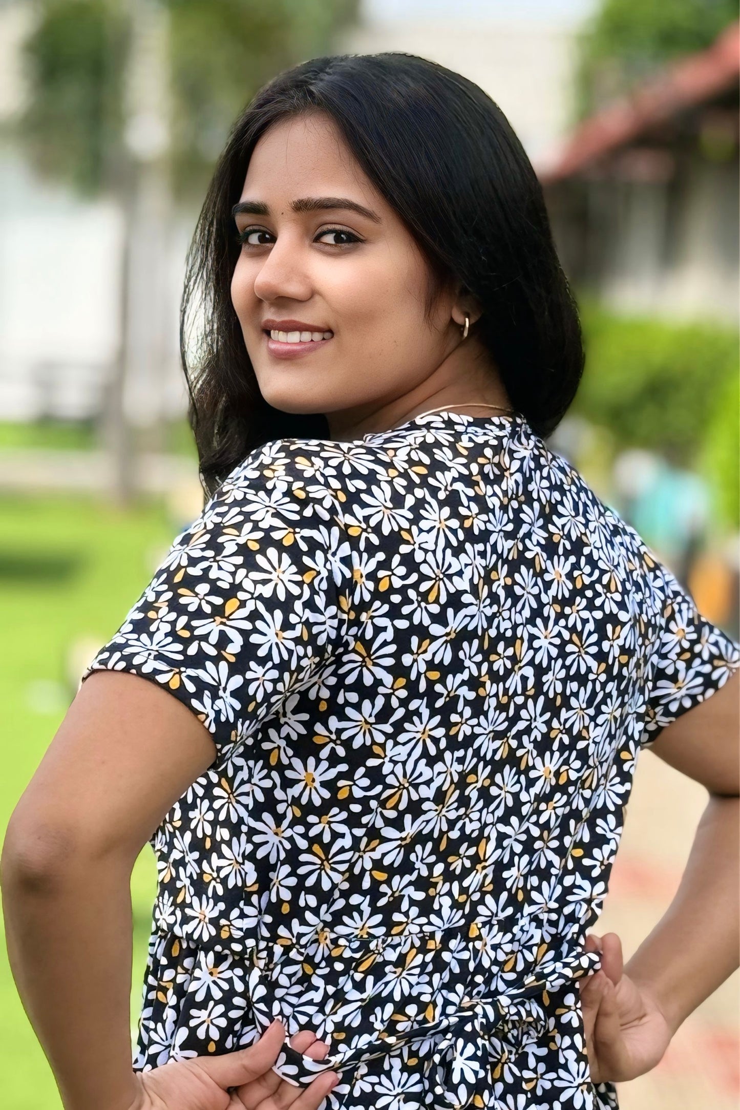 Blue Beauty Blooms (Zipless Maternity Shawl)
