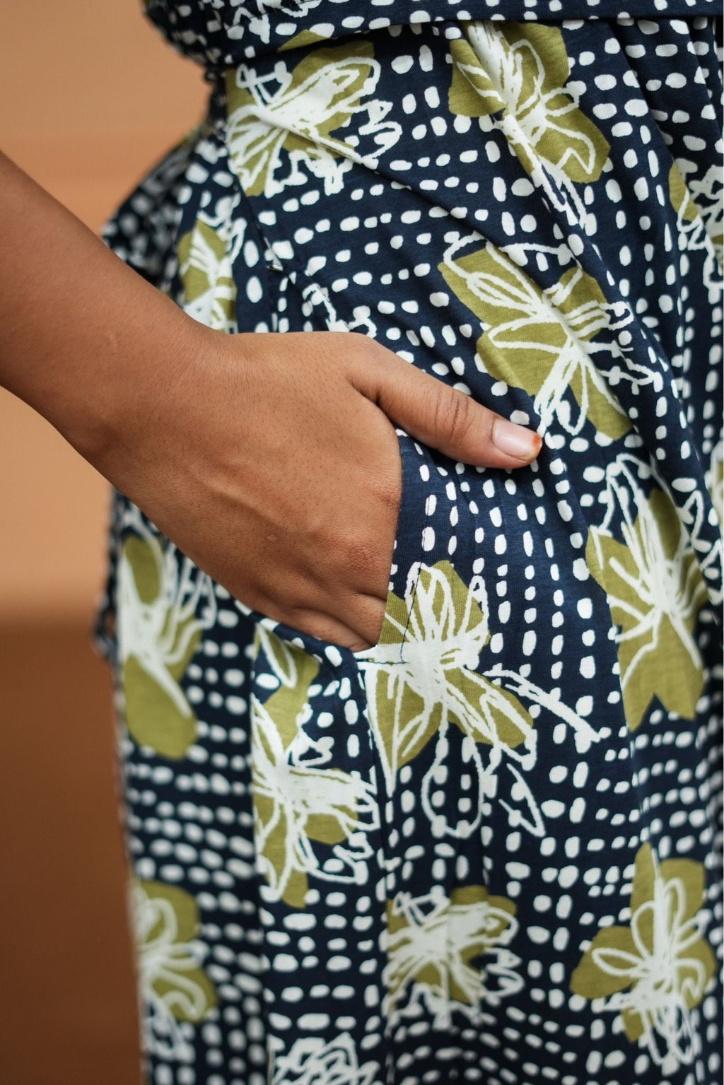 WILLOW
 (Zipless Maternity Shawl)