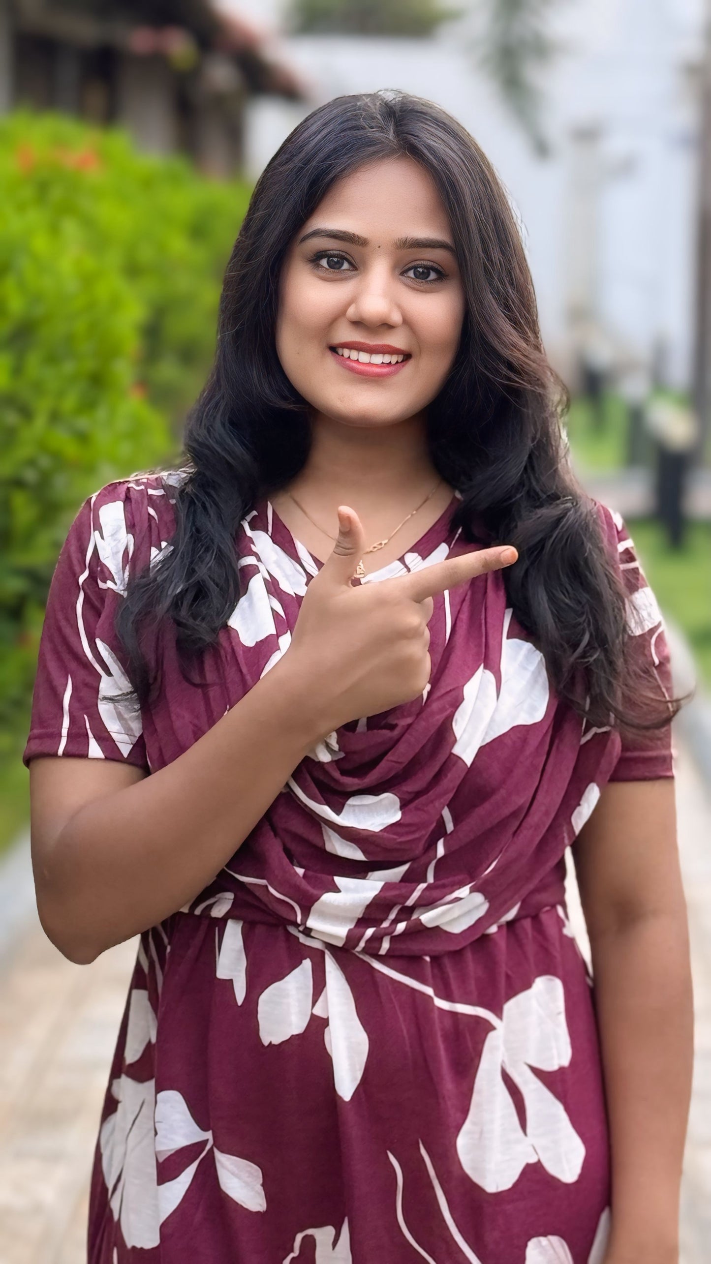 Merun Rosavine (Zipless Maternity Shawl)