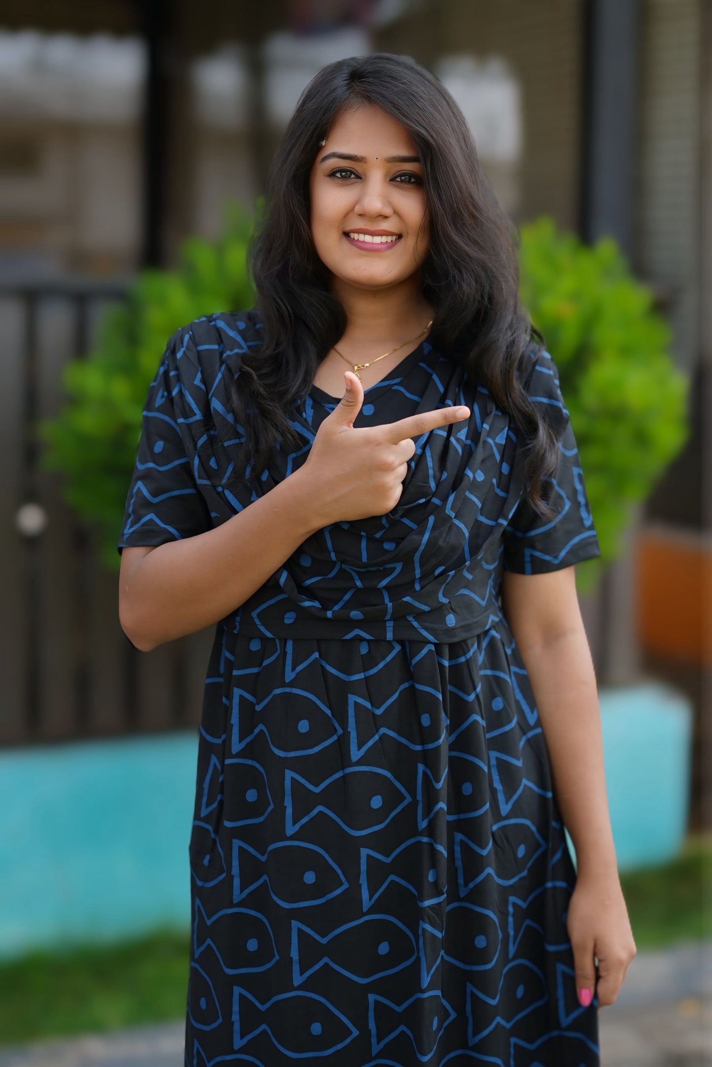 BluFinia (Zipless Maternity Shawl)