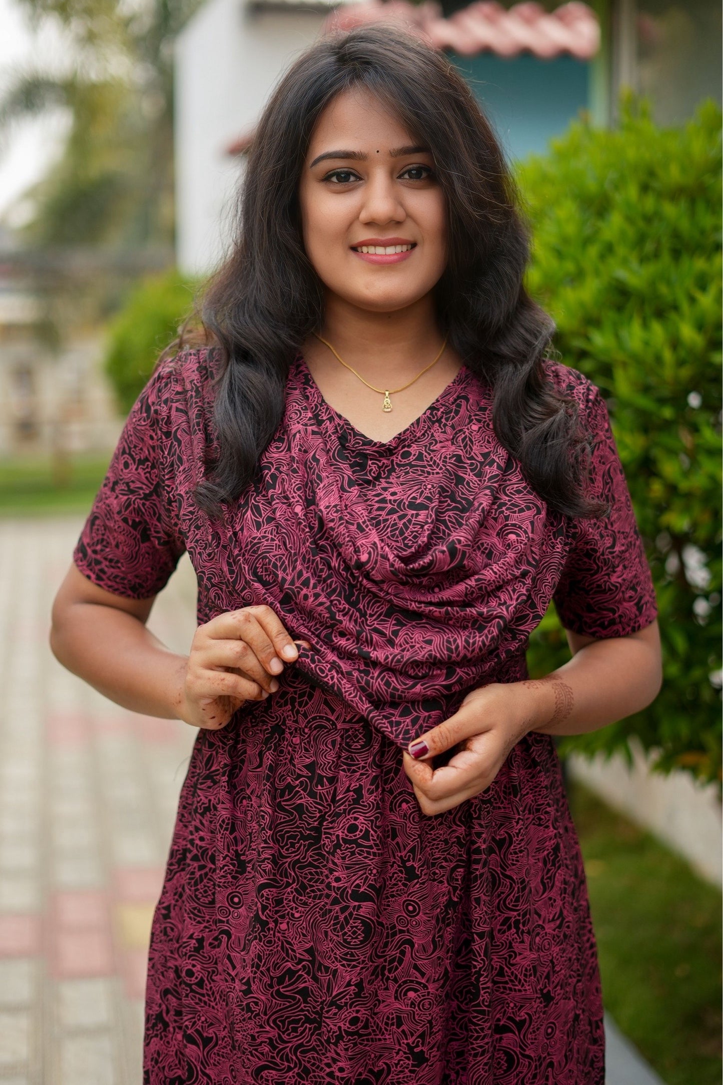 Crimson Charm  (Zipless Maternity Shawl)