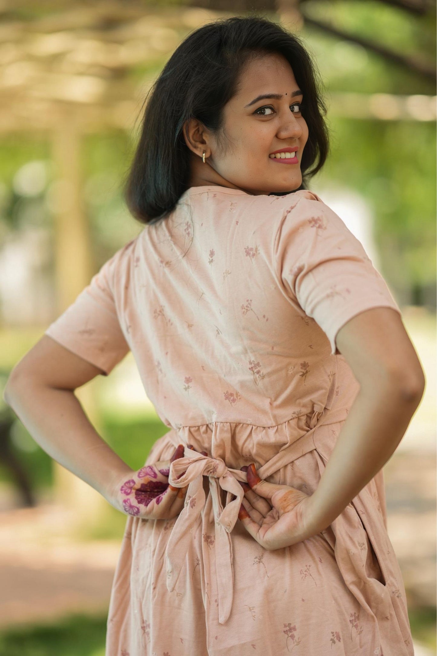 VELUVE (Zipless Maternity Shawl)