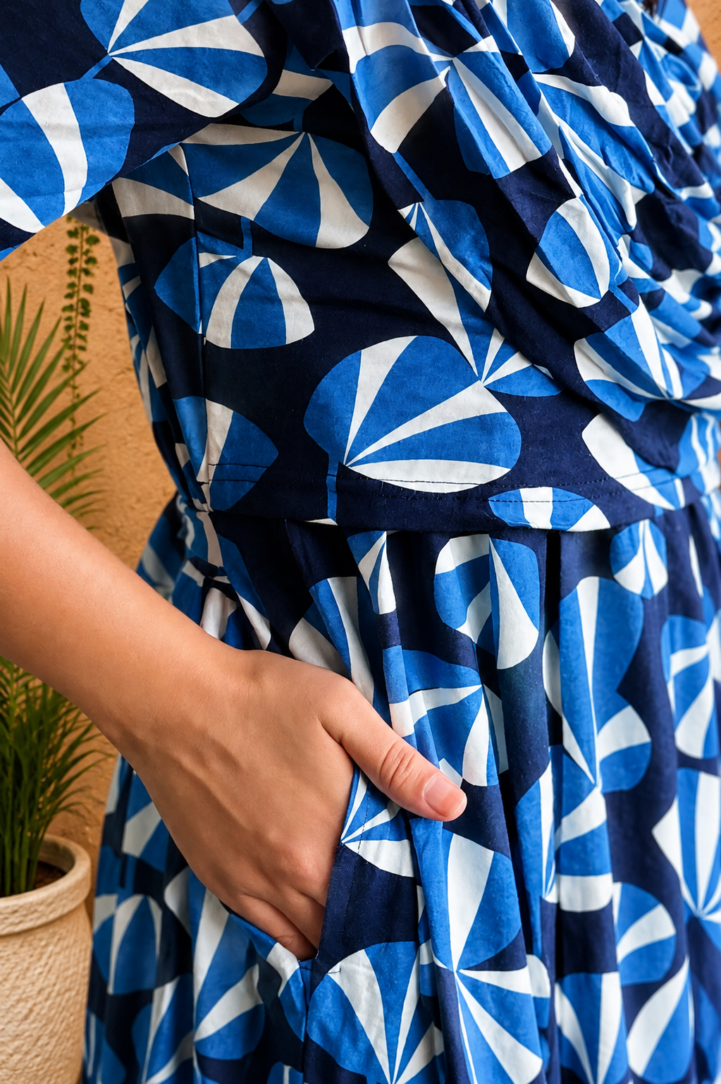 BLUVIA (Zipless Maternity Shawl)